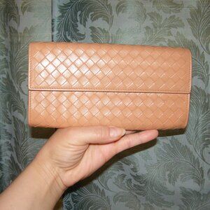 Bottega Veneta Intrecciato Nude/Tan Flap Wallet EUC